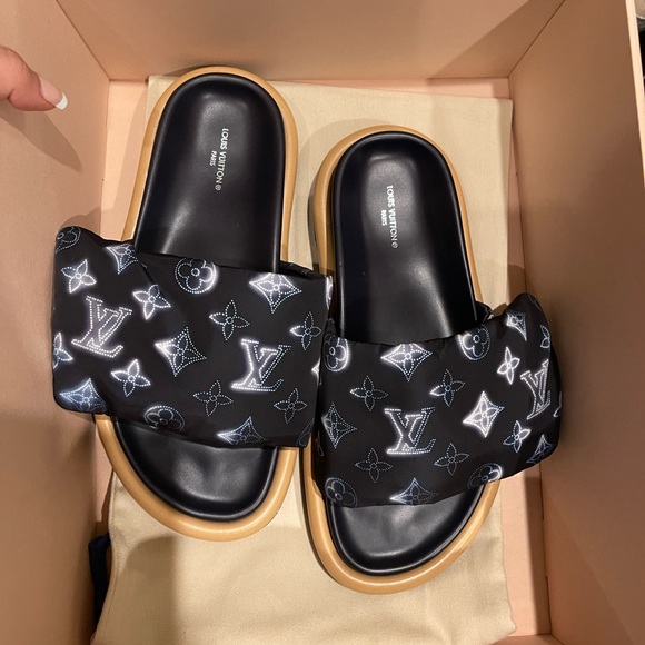 Louis Vuitton Mules - Picture 8 of 8